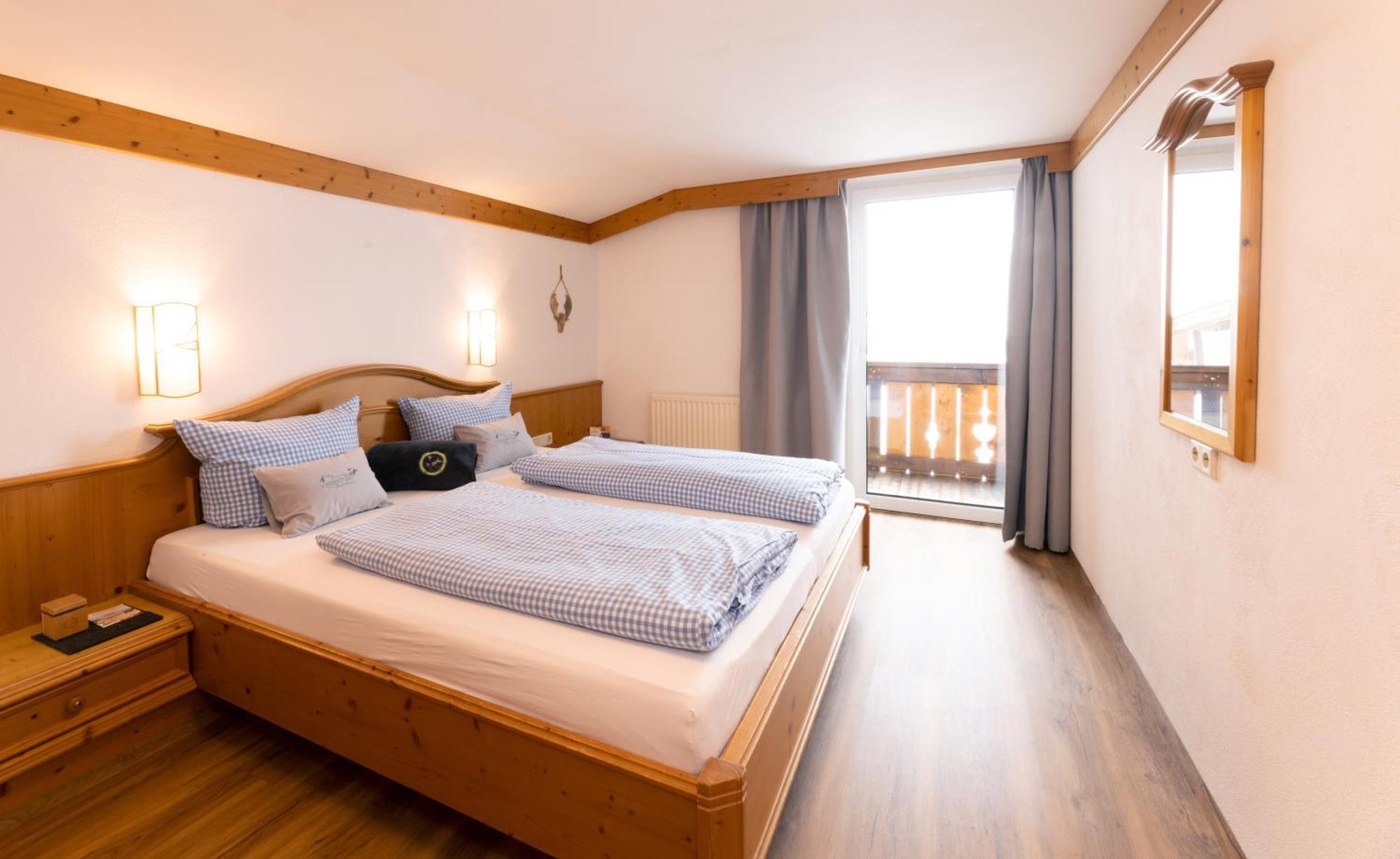 Kaeserstube Ferienwohnungen Tannheim Esterno foto